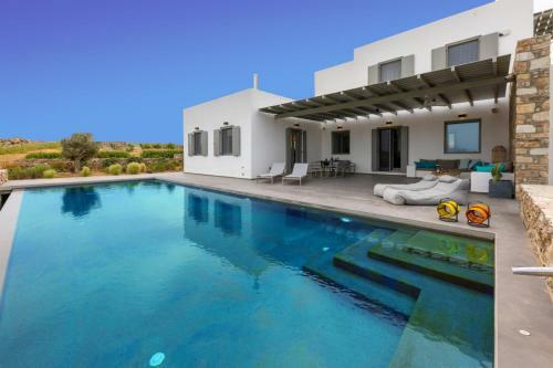 Villa Arleta In Punda Beach Paros For 8 With Private Pool
