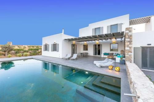Villa Arleta In Punda Beach Paros For 8 With Private Pool