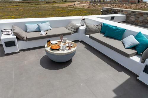 Villa Arleta In Punda Beach Paros For 8 With Private Pool