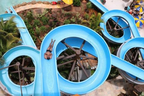 Apartamento No Ol�mpia Park Resort (Melhor Pre�o!)
