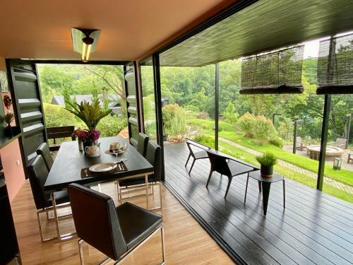 98 Mae Ram Residence