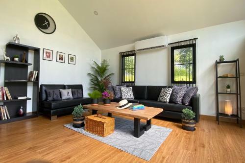 98 Mae Ram Residence