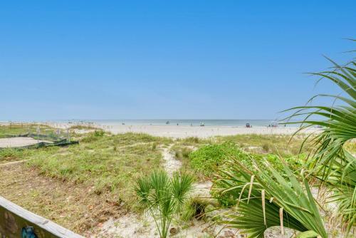 Anna Maria Island Beach Happy-direct Beach Front-1br-1br