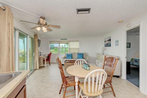 Anna Maria Island Beach Happy-direct Beach Front-1br-1br