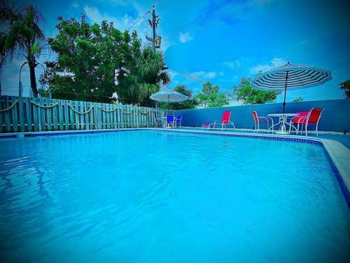 Apartamento Secret Serenity! Roomy! Pool! 5 Min From Beach!