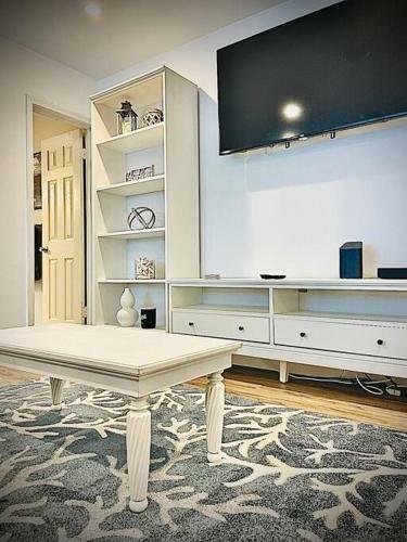 Apartamento Secret Serenity! Roomy! Pool! 5 Min From Beach!