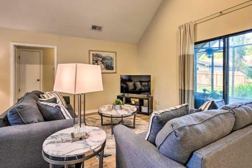 Gorgeous Home Sunroom About 3 Mi To Beach Hike!