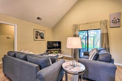 Gorgeous Home Sunroom About 3 Mi To Beach Hike!