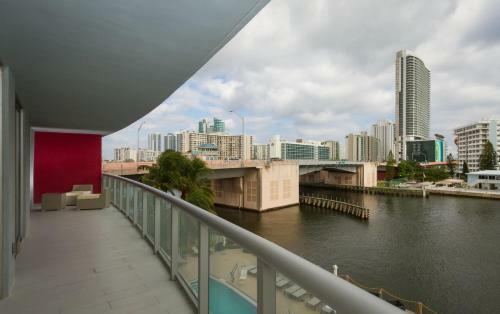 Apartamento Beachwalk Resort - Luxurious & Spacious 3/3 Condo