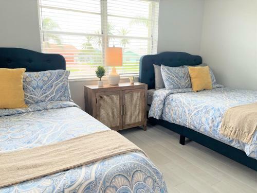 Luxury Stay Near Downtown & Beaches W/ Heated Pool