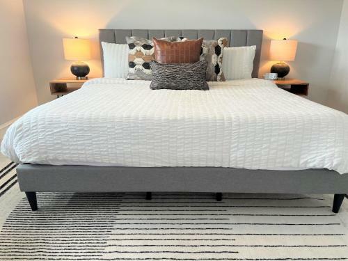 Luxury Stay Near Downtown & Beaches W/ Heated Pool