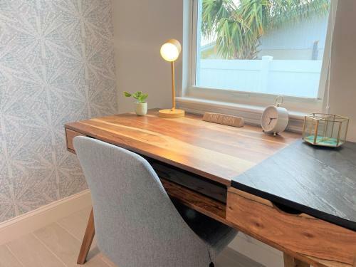 Luxury Stay Near Downtown & Beaches W/ Heated Pool