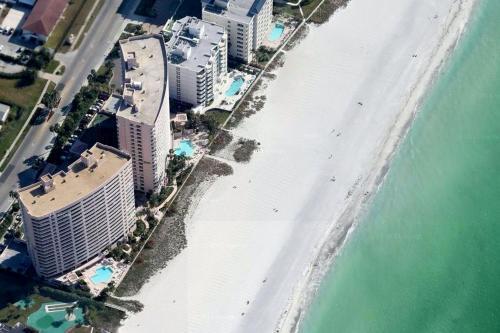 Crescent Beach Club I 5b