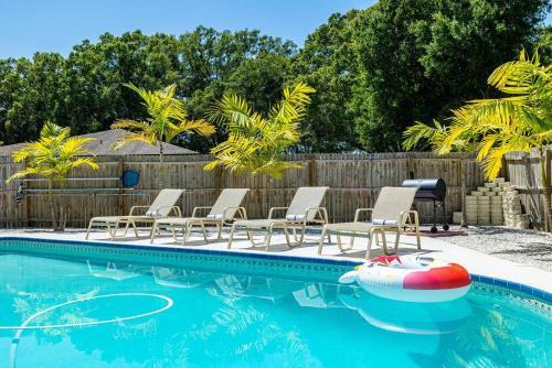 Spacious Pool Home With Putting Green, Sleeps 18!!