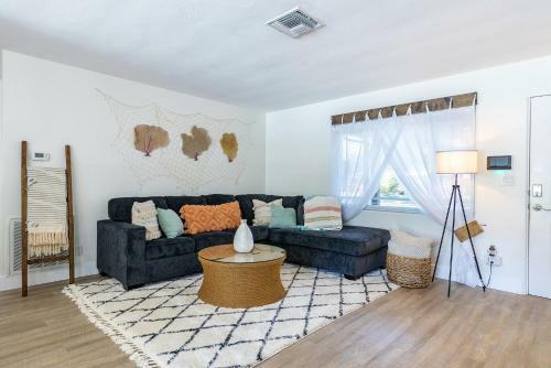 Beautiful Pool Home Minutes Away From Indian Rocks Beach!!