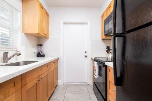 Apartamento Bayshore Breeze 7 - King Bed, Kitchen, Parking