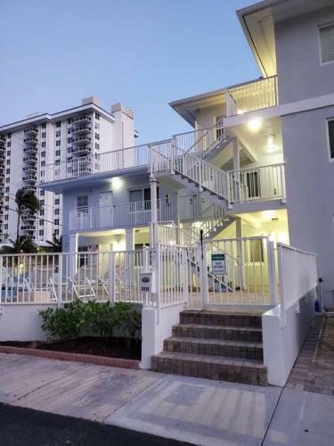 Apartamento Bayshore Breeze 7 - King Bed, Kitchen, Parking
