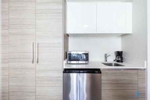 Posada Beachfront Resort Infinity Edge Swimming Pool Hot Tub