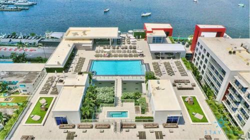 Posada Beachfront Resort Infinity Edge Swimming Pool Hot Tub
