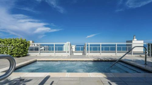 5 Resort Rooftop Pool Front Ocean