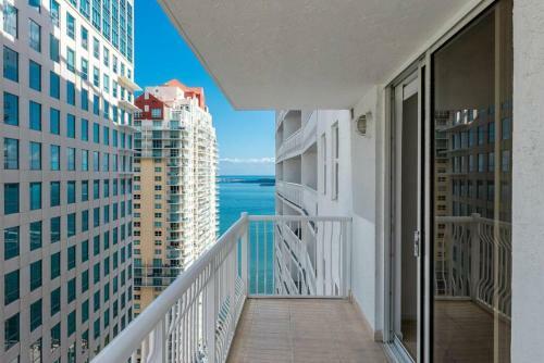 Beautiful 3 Bedroom Apartment In Brickell Miami