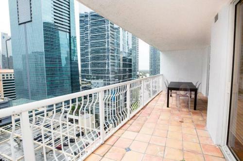 Amazing 2 Bedroom Apartment/ Free Parking Brickell