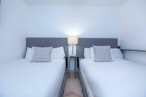 Amazing 2 Bedroom Apartment/ Free Parking Brickell