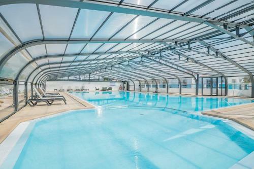 Vacances A 6 Dans Un Domaine Avec Piscine Chauffee