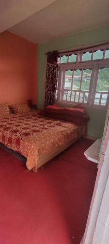 Hostal Hotel Monal Sarahan Bsr