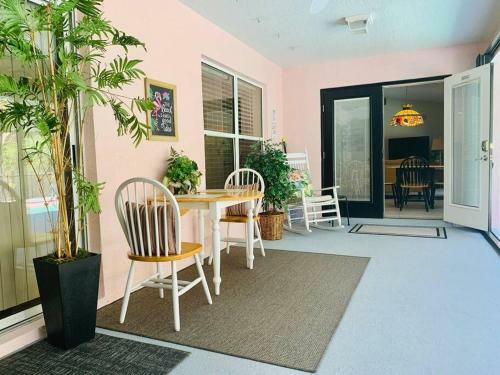 *coastal Beautiful Pool Home All To Yourself! *