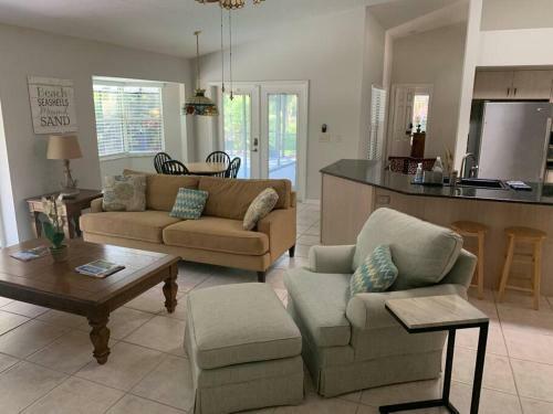 *coastal Beautiful Pool Home All To Yourself! *