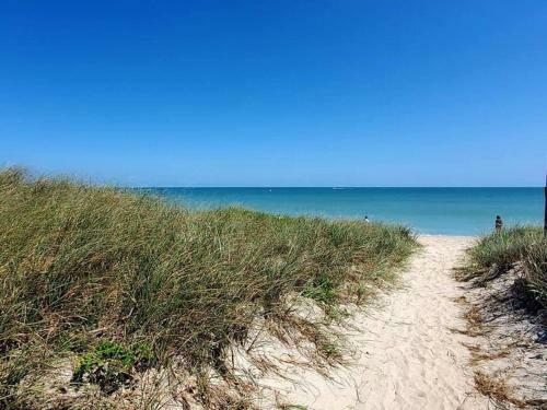 *coastal Beautiful Pool Home All To Yourself! *