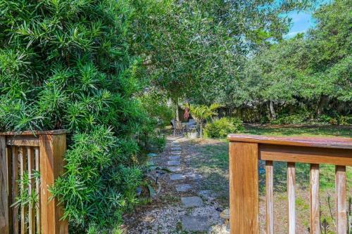 Vilano Cottage Unit B