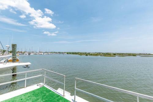 River View Houseboat