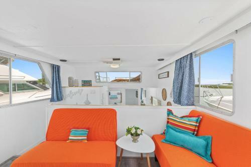 River View Houseboat