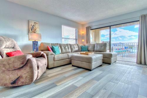 Beach Place 1-404