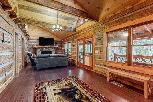 Bear Claw Lodge