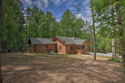Cozy Blairsville Cabin With Blue Mountain Views