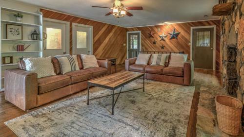 Lakeshore Lodge By Escape To Blue Ridge