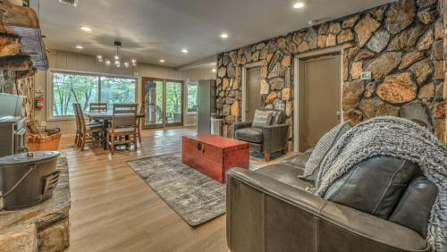 Lakeshore Lodge By Escape To Blue Ridge