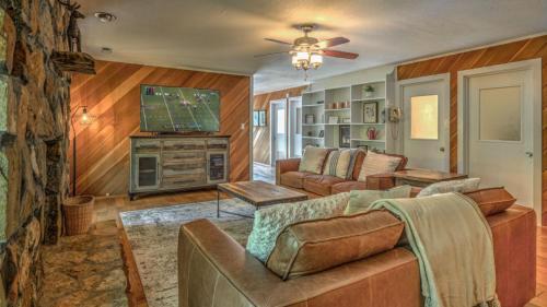 Lakeshore Lodge By Escape To Blue Ridge