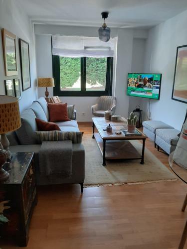 Apartamento El �eru. En Zona Verde Y Junto Al Mar.