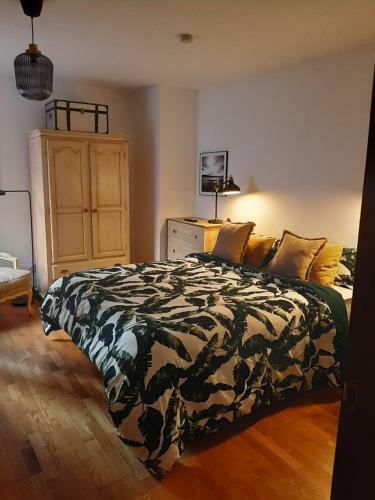 Apartamento El �eru. En Zona Verde Y Junto Al Mar.
