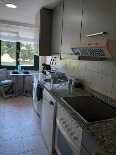 Apartamento El �eru. En Zona Verde Y Junto Al Mar.
