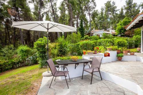 The Gift Sunny Villa