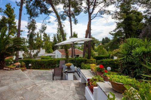 The Gift Sunny Villa