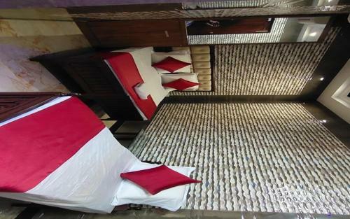 Hotel Supreme Lodge