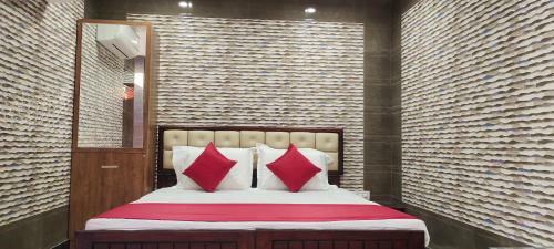 Hotel Supreme Lodge