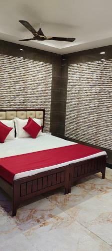Hotel Supreme Lodge