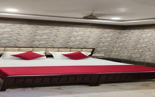 Hotel Supreme Lodge